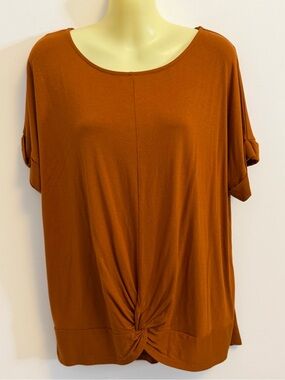 Zenana Outfitters Short Sleeve Twist Front Top - Rust Brown
